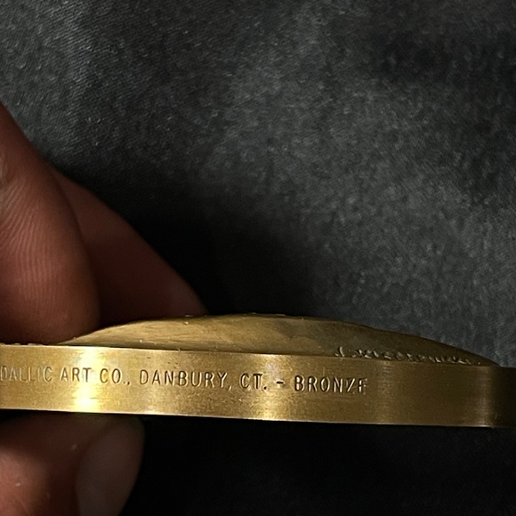 1977 Doctor Felix Marti-Ibanez Large Bronze Medal, Paperweight - Picture 5 of 5